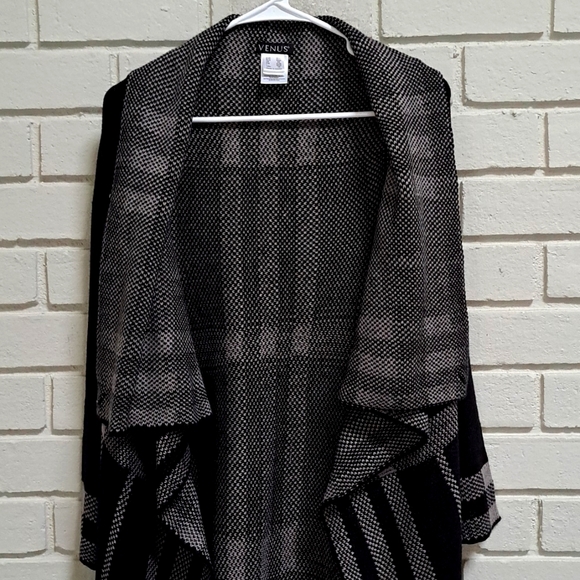 Venus Black/Gray Plaid Long Open Front Cardigan. Size XS (See Measurements) - Picture 2 of 8